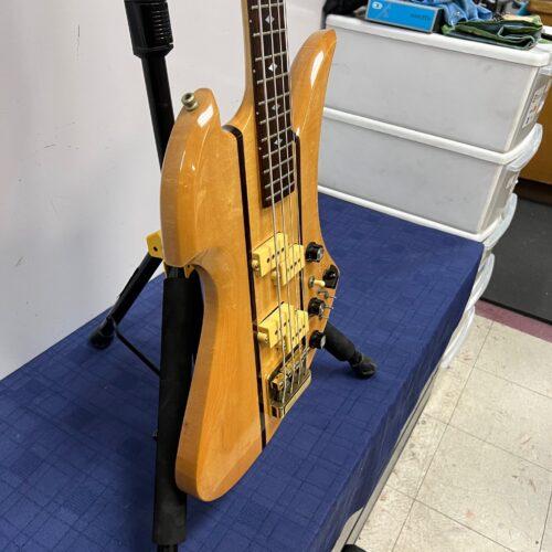 Vintage BC Rich USA Mockingbird 4-string electric bass guitar neck through body with Original Case Early 1980's - Image 4