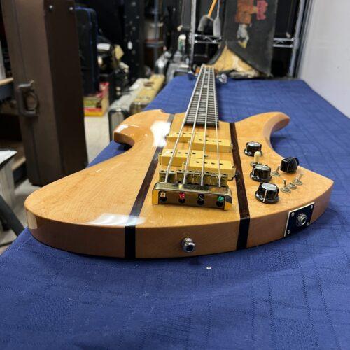 Vintage BC Rich USA Mockingbird 4-string electric bass guitar neck through body with Original Case Early 1980's - Image 24