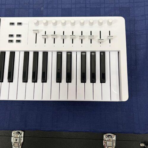 Arturia KeyLab Essential 49 MKIII MIDI Controller Keyboard in Original Box - Image 4