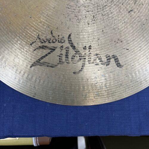 Used Avedis Zildjian 16" Medium Ride Cymbal 1350 grams - Image 4