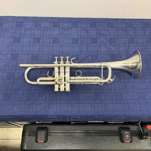 Used Yamaha YTR-8335S Xeno Silver Bb Trumpet with Original Case Just Serviced Made in Japan - Image 2