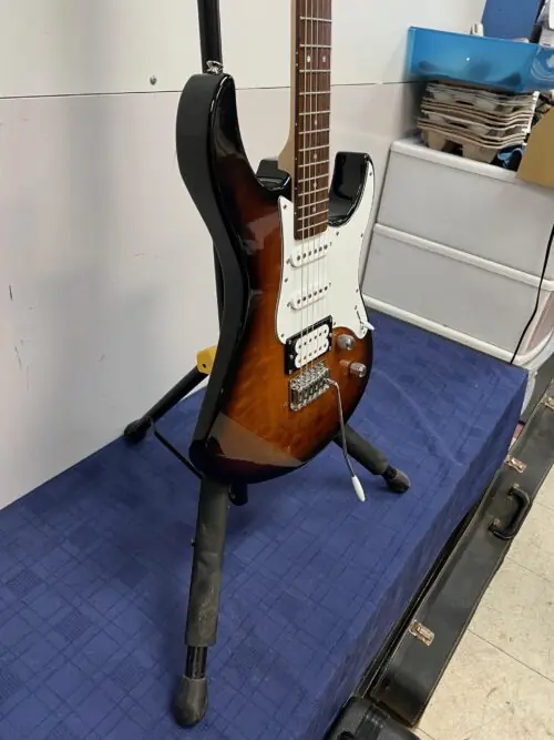 Used Yamaha Pacifica PAC212VQM Electric Guitar - Image 9