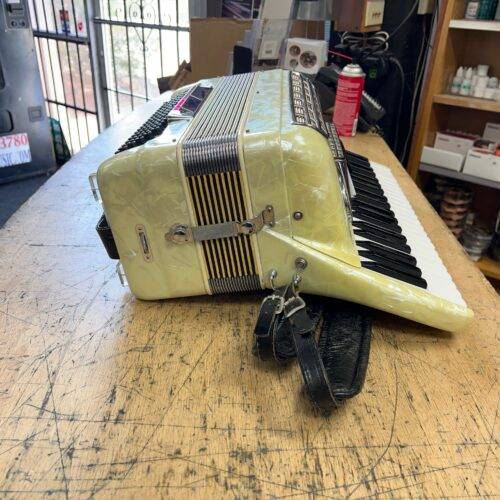Used Lo Duca Bros. Diane Model 107 Piano Accordion Made in Italy with Case - Image 6