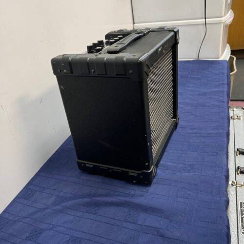 Used Roland Cube 15 Guitar Combo Amp Amplifier - Image 4