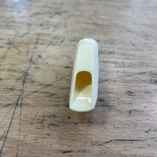 Vintage Runyon Ivory Plastic Size 4 Alto Sax Saxophone Mouthpiece with Cap and Ligature - Image 7