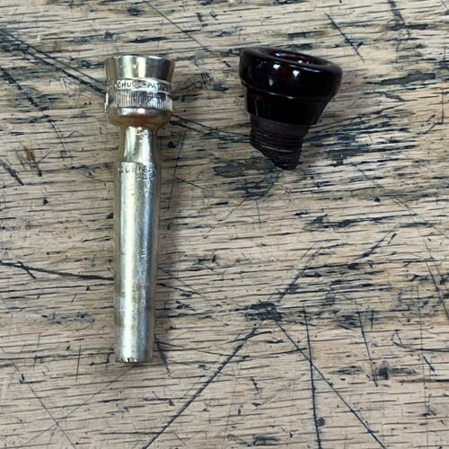 Used Conn BI-420 Visible Embouchure Trumpet Mouthpiece Screw Top Bakelite - Image 3