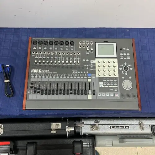 Used Korg D3200 32-track Digital Recorder with CD-RW Drive, Advanced Editing Features, and REMS Effects - Image 2