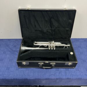 Used Getzen Capri Silver Bb Trumpet with Case and Mouthpiece Just Serviced