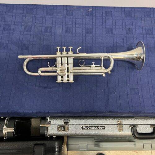 Used Getzen Capri Silver Bb Trumpet with Case and Mouthpiece Just Serviced - Image 2