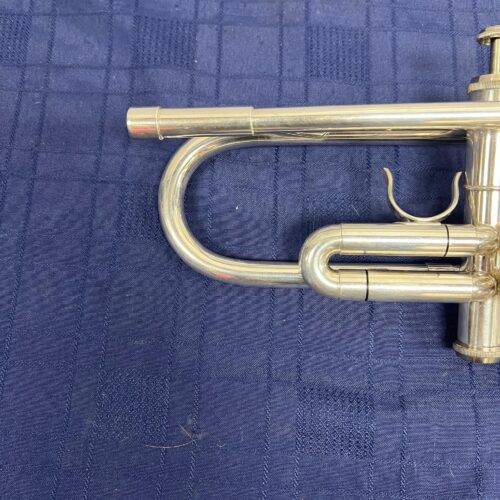 Used Getzen Capri Silver Bb Trumpet with Case and Mouthpiece Just Serviced - Image 3