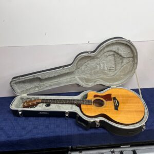 Used Taylor 315-CE Jumbo Acoustic Electric Guitar with Hard Case Made in the USA 2002