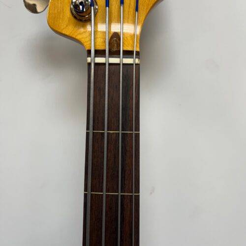 Used Squier Classic Vibe 60's Fretless 4-String Electric Bass Guitar 3-Color Sunburst Laurel Fretboard 2020 - Image 4