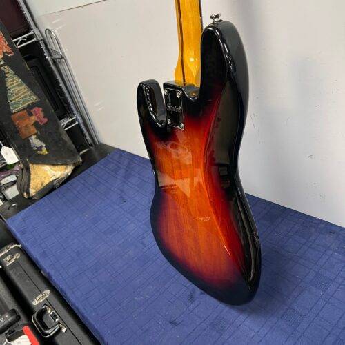 Used Squier Classic Vibe 60's Fretless 4-String Electric Bass Guitar 3-Color Sunburst Laurel Fretboard 2020 - Image 23