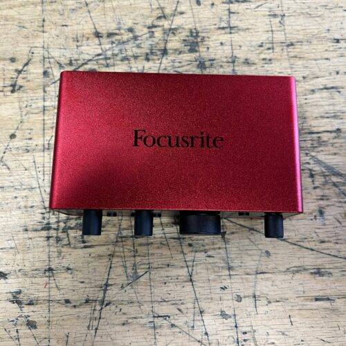 Used Focusrite Scarlett Solo 4th Gen Audio Interface with Original Box Manual Cable - Image 2