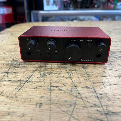 Used Focusrite Scarlett Solo 4th Gen Audio Interface with Original Box Manual Cable - Image 3