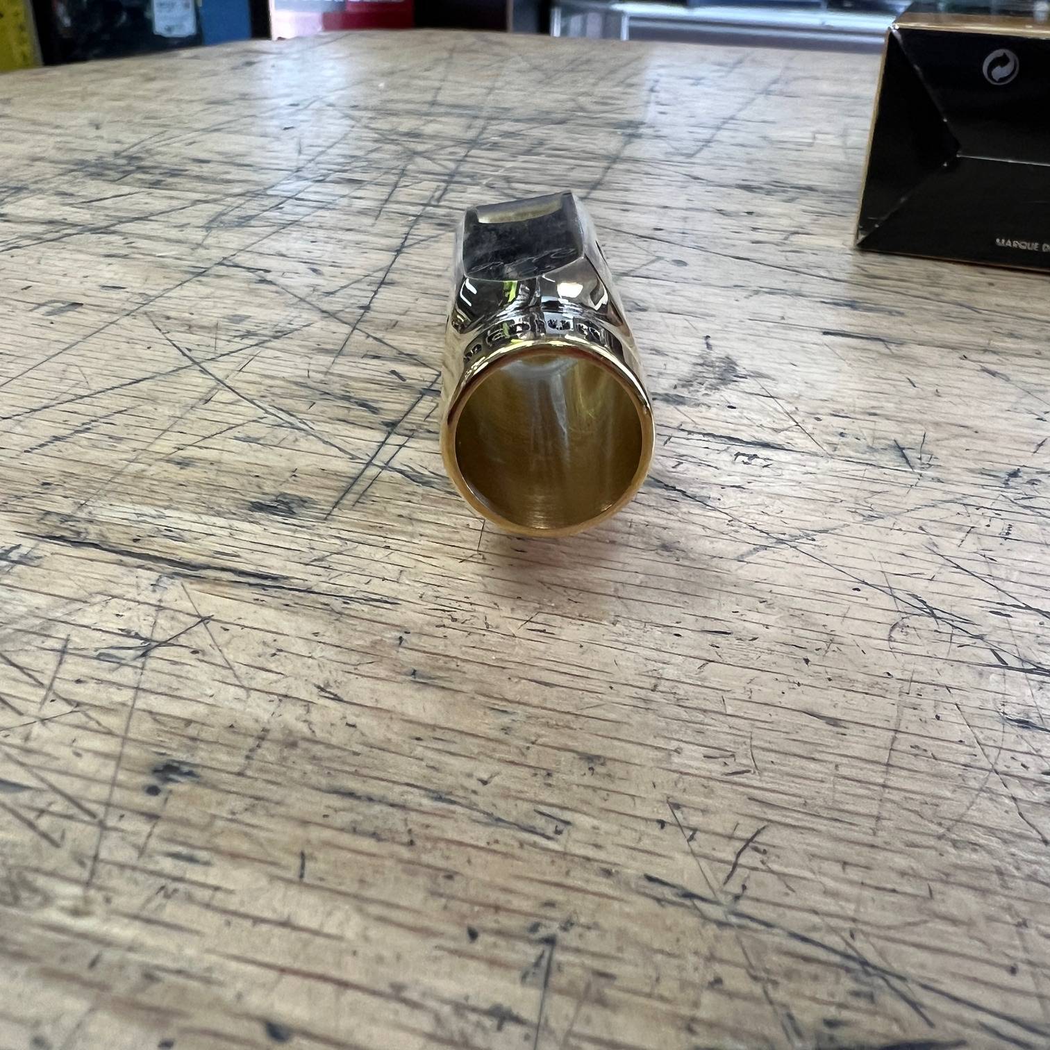 Used Vandoren Vandoren SM823GM V16 Metal Tenor Saxophone Mouthpiece - T7M with Box Ligature and Cap SM823GMKO - Image 10