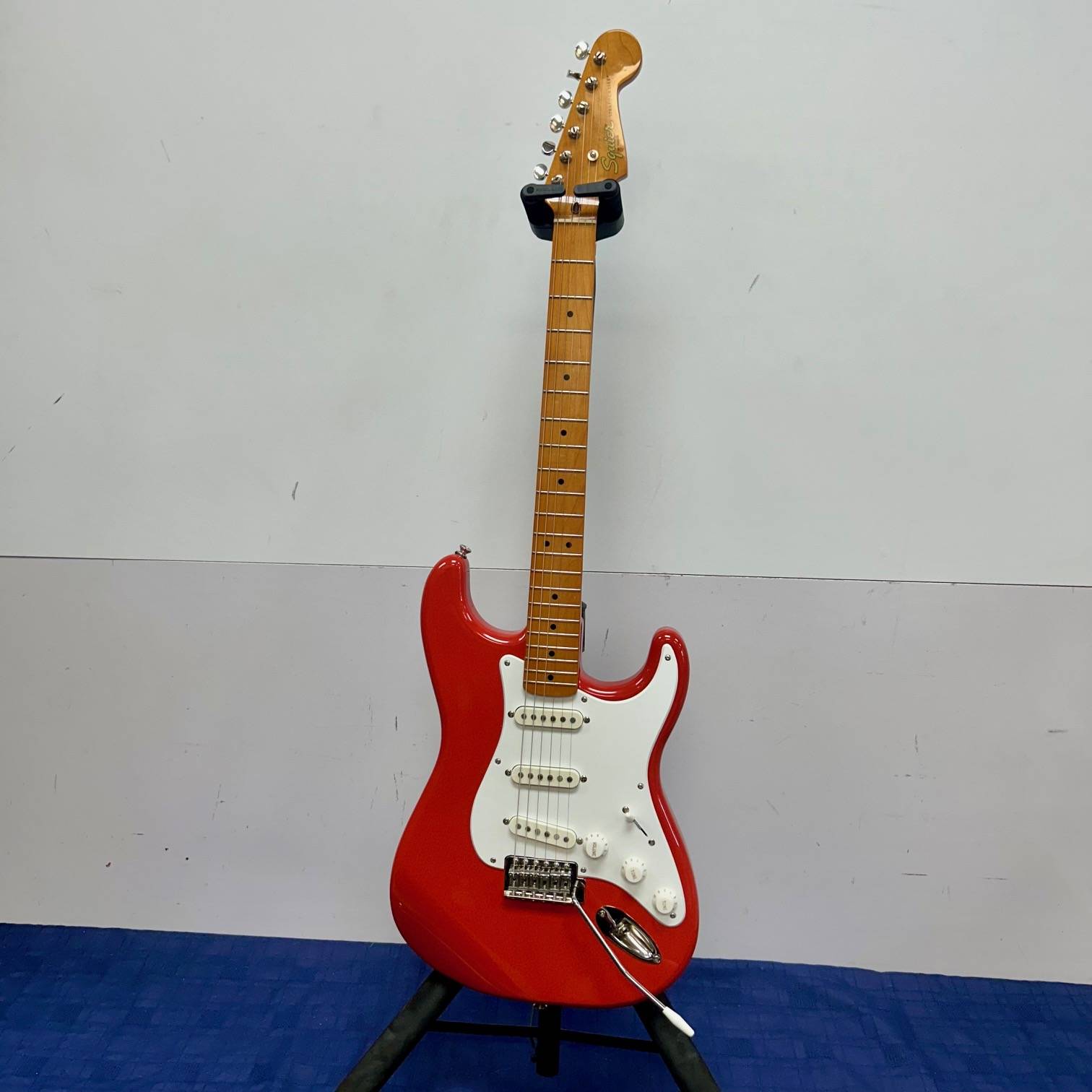 Used 2021 Squier Classic Vibe '50's Strat Stratocaster Electric Guitar Maple Fingerboard Fiesta Red