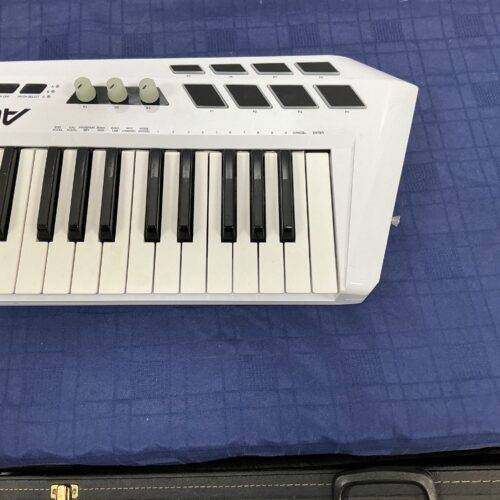 Used Alesis Vortex USB/MIDI Keytar Controller with Accelerometer - Image 4