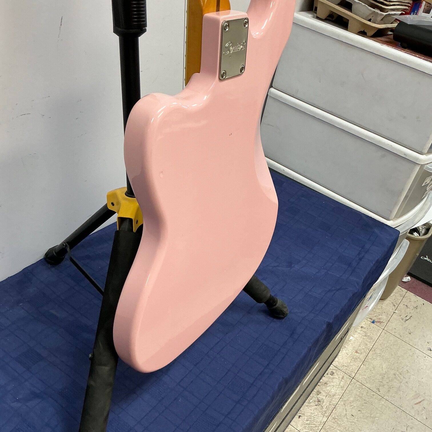 Used Squier Classic Vibe Bass VI Electric Guitar Shell Pink 2021 - Image 23