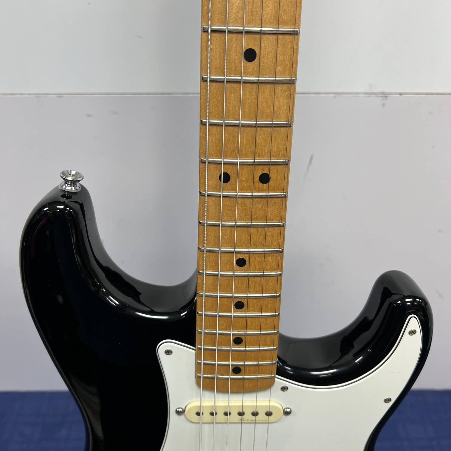 Used Fender Standard Strat Stratocaster Electric Guitar Made in Mexico 2007 Noiseless Pickups - Image 7