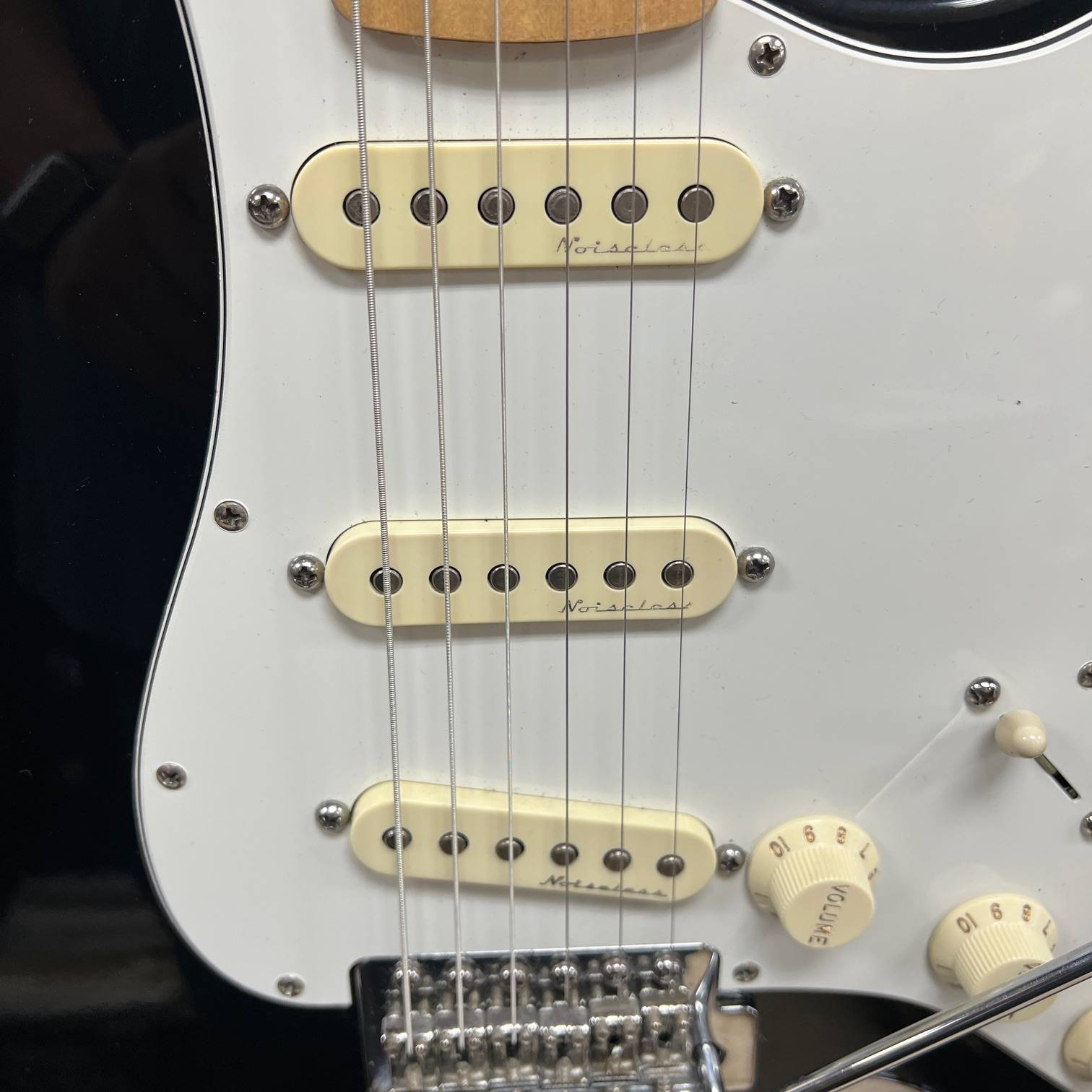 Used Fender Standard Strat Stratocaster Electric Guitar Made in Mexico 2007 Noiseless Pickups - Image 9