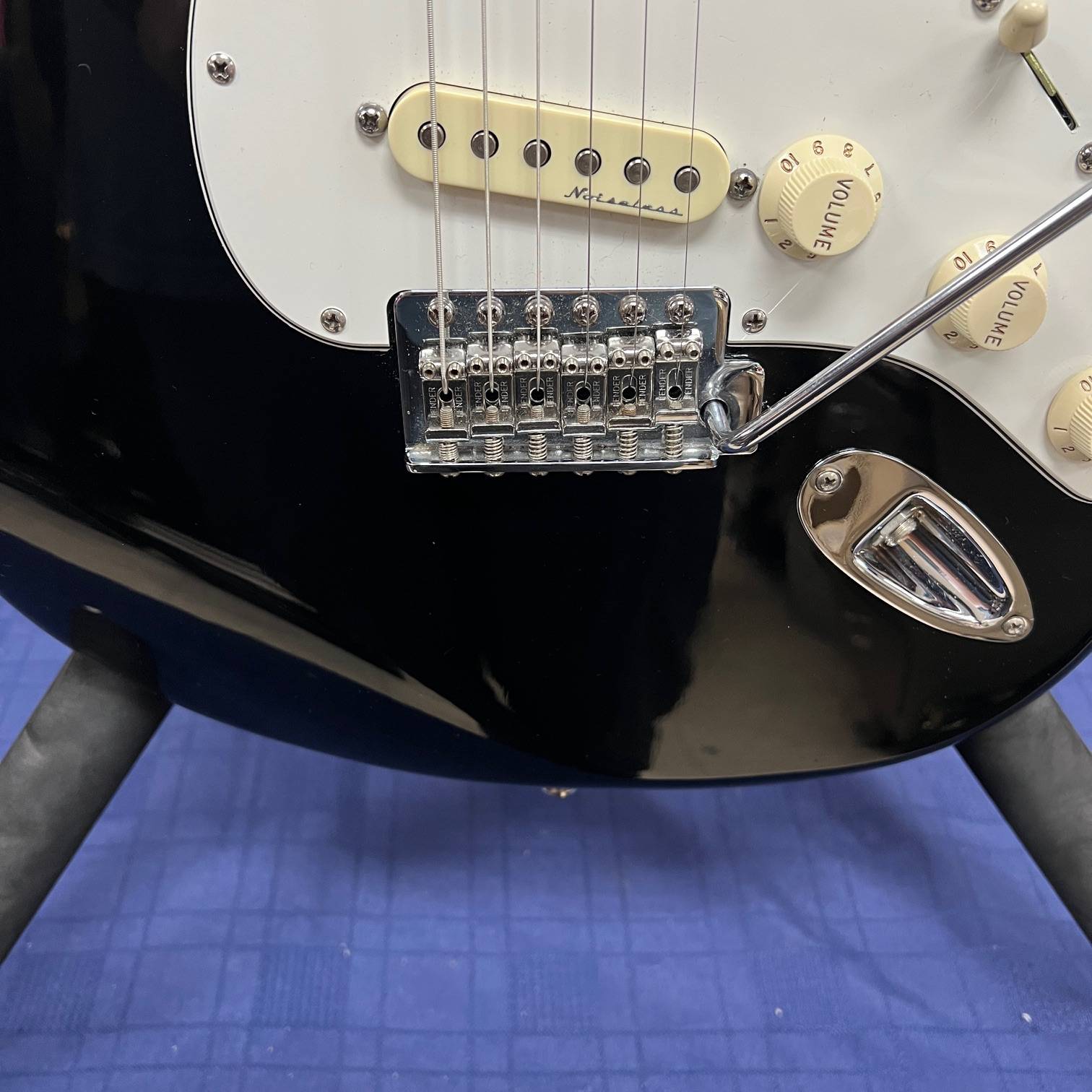 Used Fender Standard Strat Stratocaster Electric Guitar Made in Mexico 2007 Noiseless Pickups - Image 10