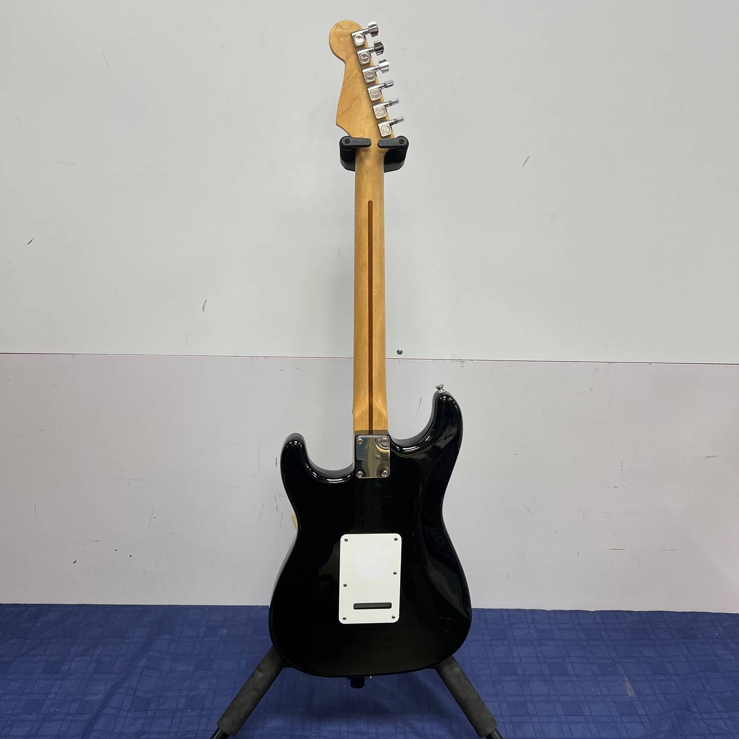 Used Fender Standard Strat Stratocaster Electric Guitar Made in Mexico 2007 Noiseless Pickups - Image 13