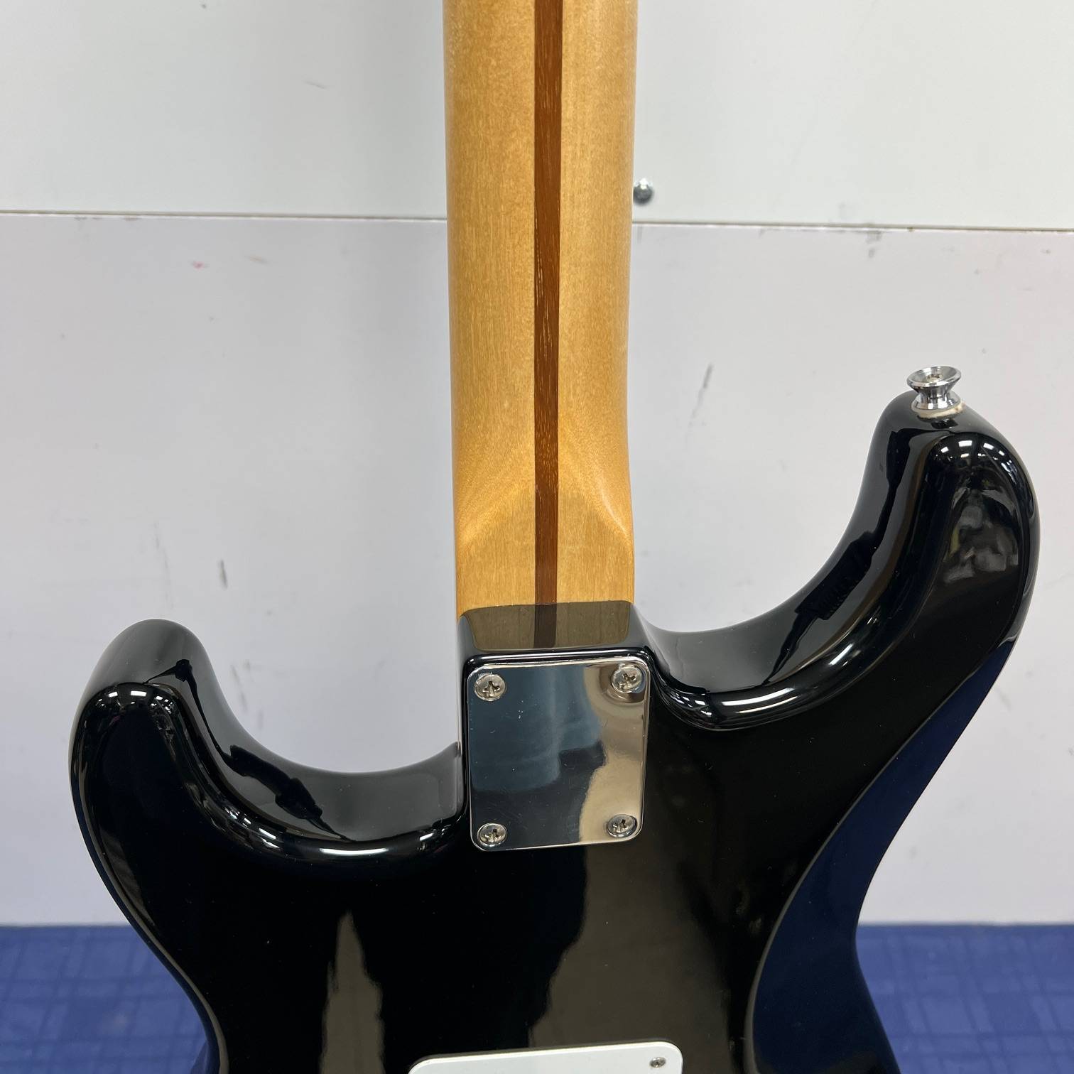 Used Fender Standard Strat Stratocaster Electric Guitar Made in Mexico 2007 Noiseless Pickups - Image 18