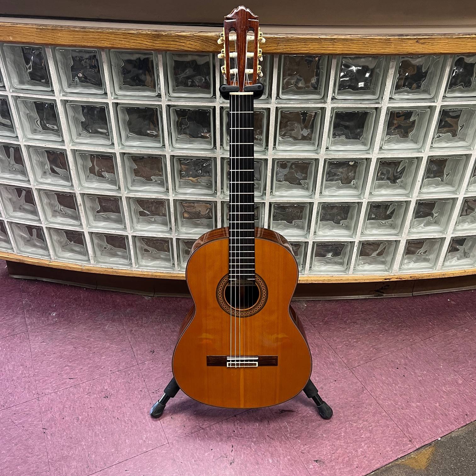 Used Yamaha Grand Concert GC-21 Classical Guitar with Case Made in Japan - Image 2