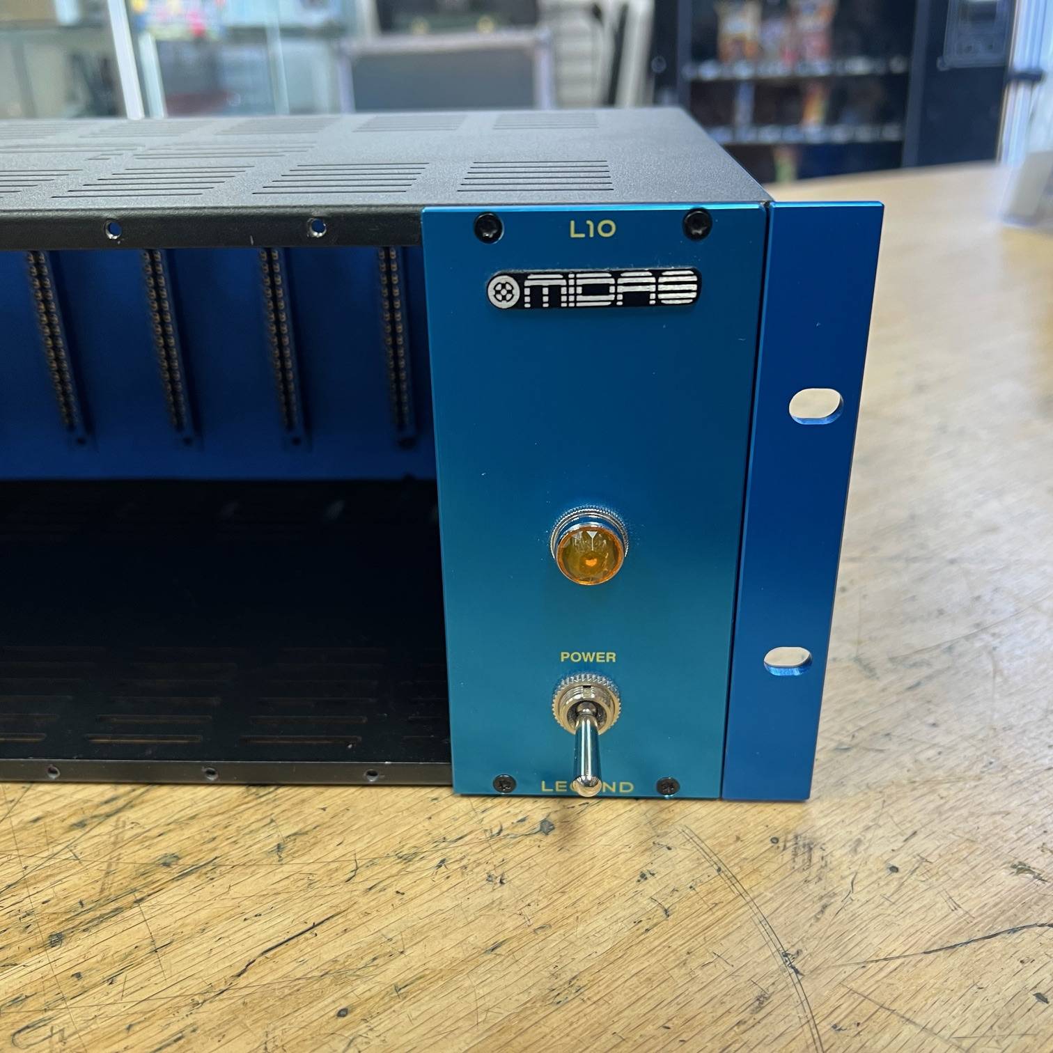 Used Midas L10 10-slot 500 Series Rackmount Chassis - Image 2