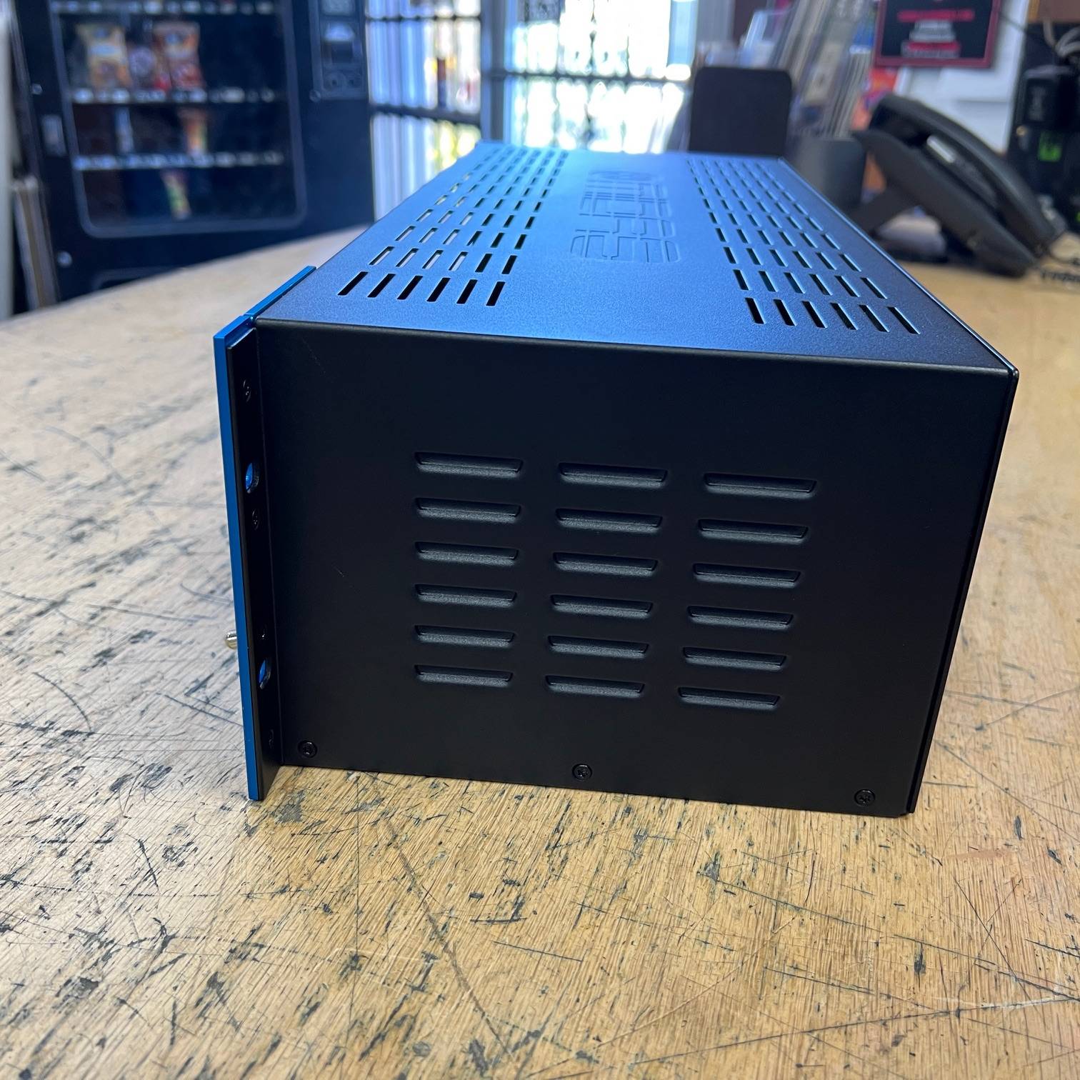 Used Midas L10 10-slot 500 Series Rackmount Chassis - Image 7