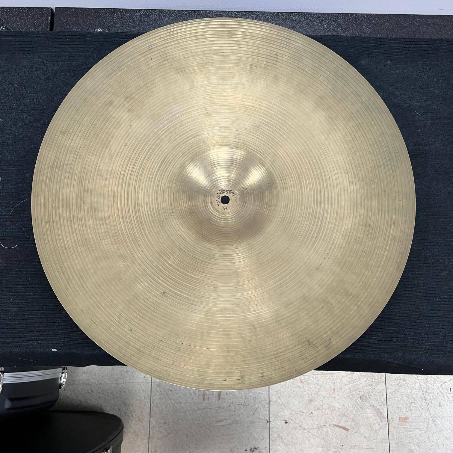 Used Zildjian A Avedis 20" Ride Cymbal 2055 grams - Image 5