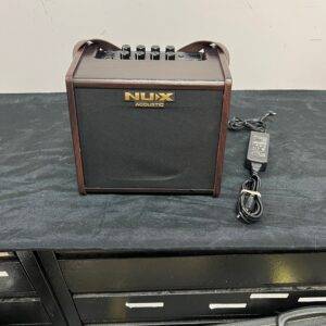Used NUX AC-25 25-watt 1 x 6.5-inch Acoustic Guitar Combo Amp with Rechargeable Battery