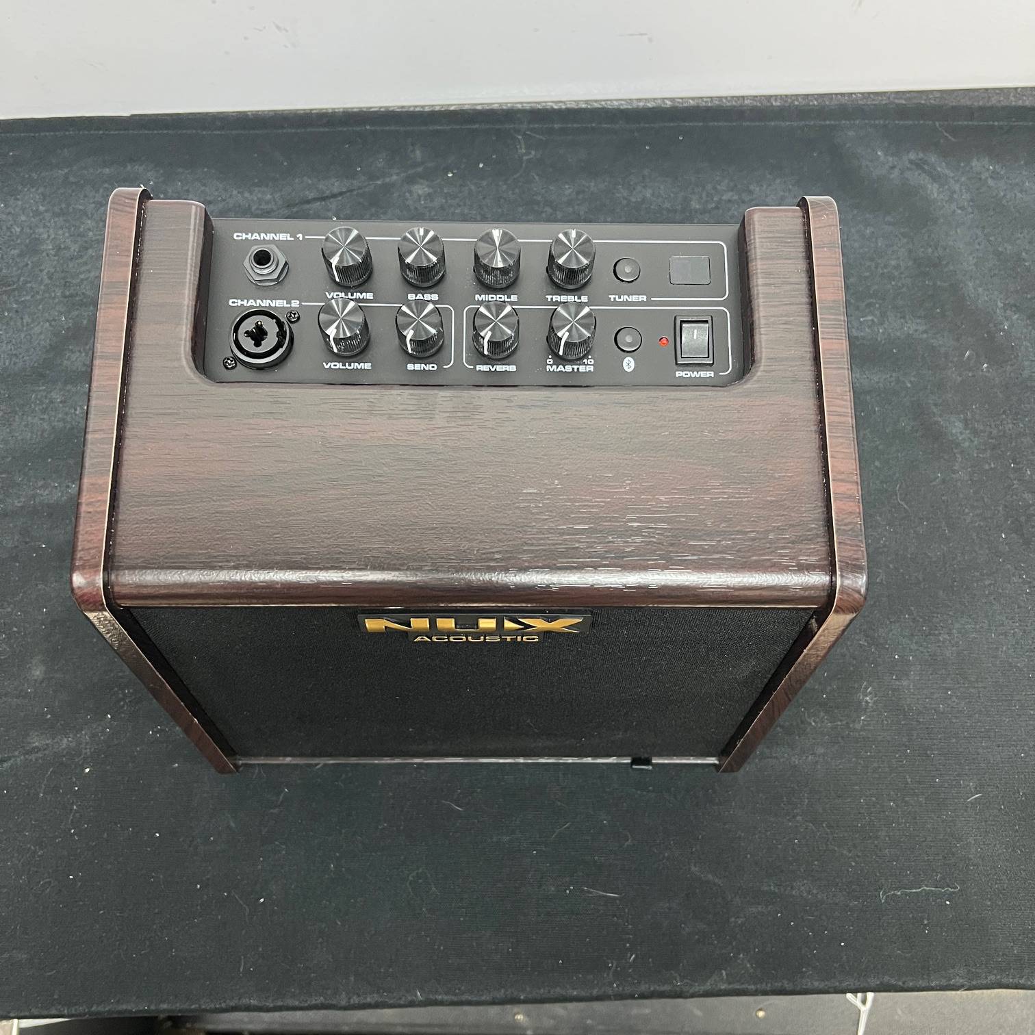 Used NUX AC-25 25-watt 1 x 6.5-inch Acoustic Guitar Combo Amp with Rechargeable Battery - Image 2