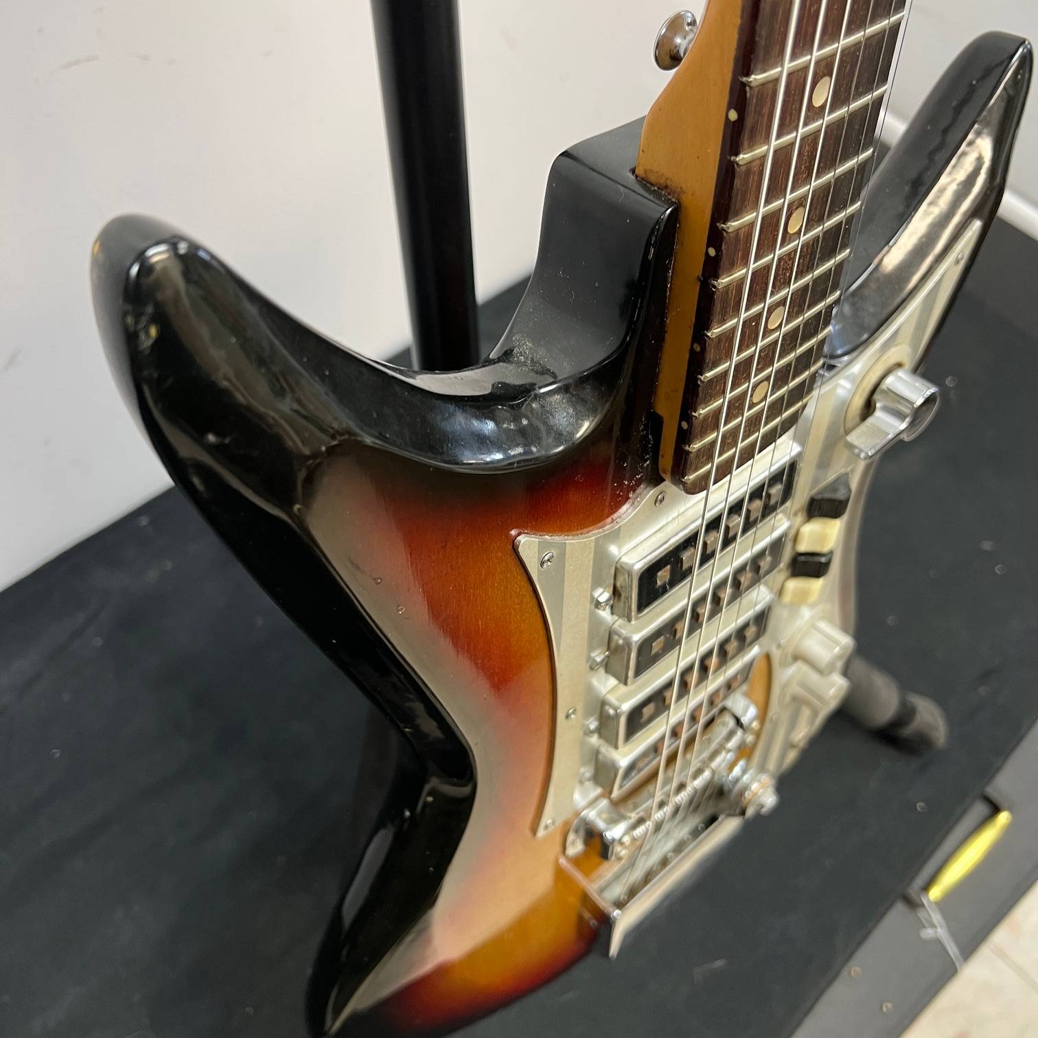 Vintage Silvertone Model 759 1437 Teisco 1960's Sunburst Electric