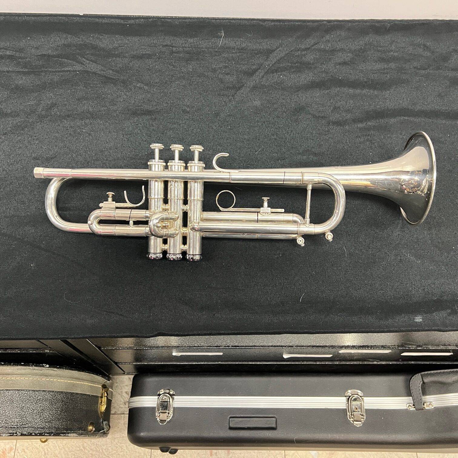 Vintage Getzen Eterna Severinsen Large Bore Silver Bb Trumpet with Case 1968-1971 - Image 2