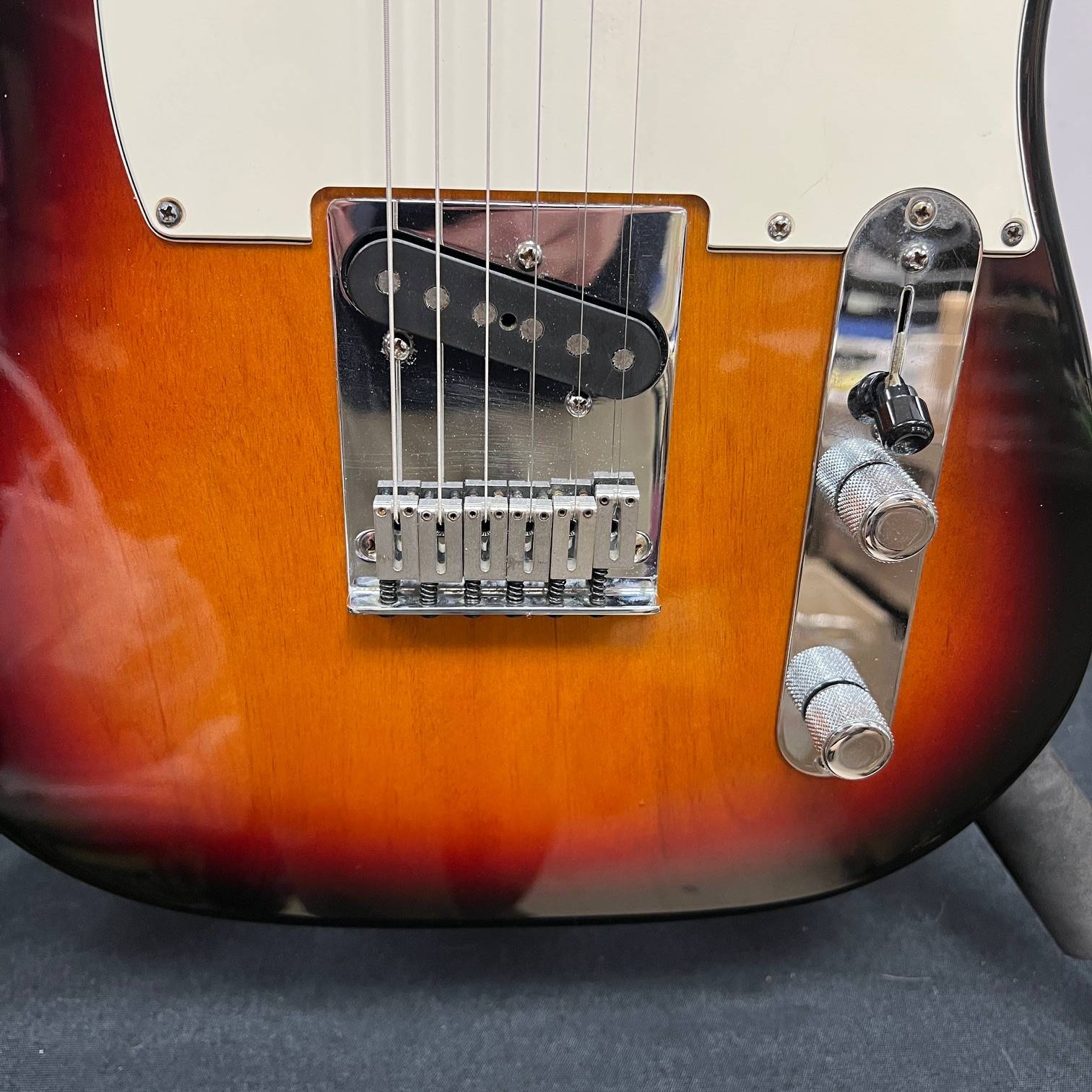 Used Fender Standard Tele Telecaster Electric Guitar with Case Made in the USA 2000 3 Color Sunburst - Image 10