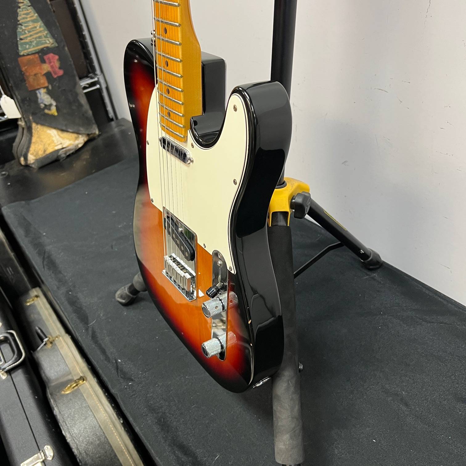 Used Fender Standard Tele Telecaster Electric Guitar with Case Made in the USA 2000 3 Color Sunburst - Image 13