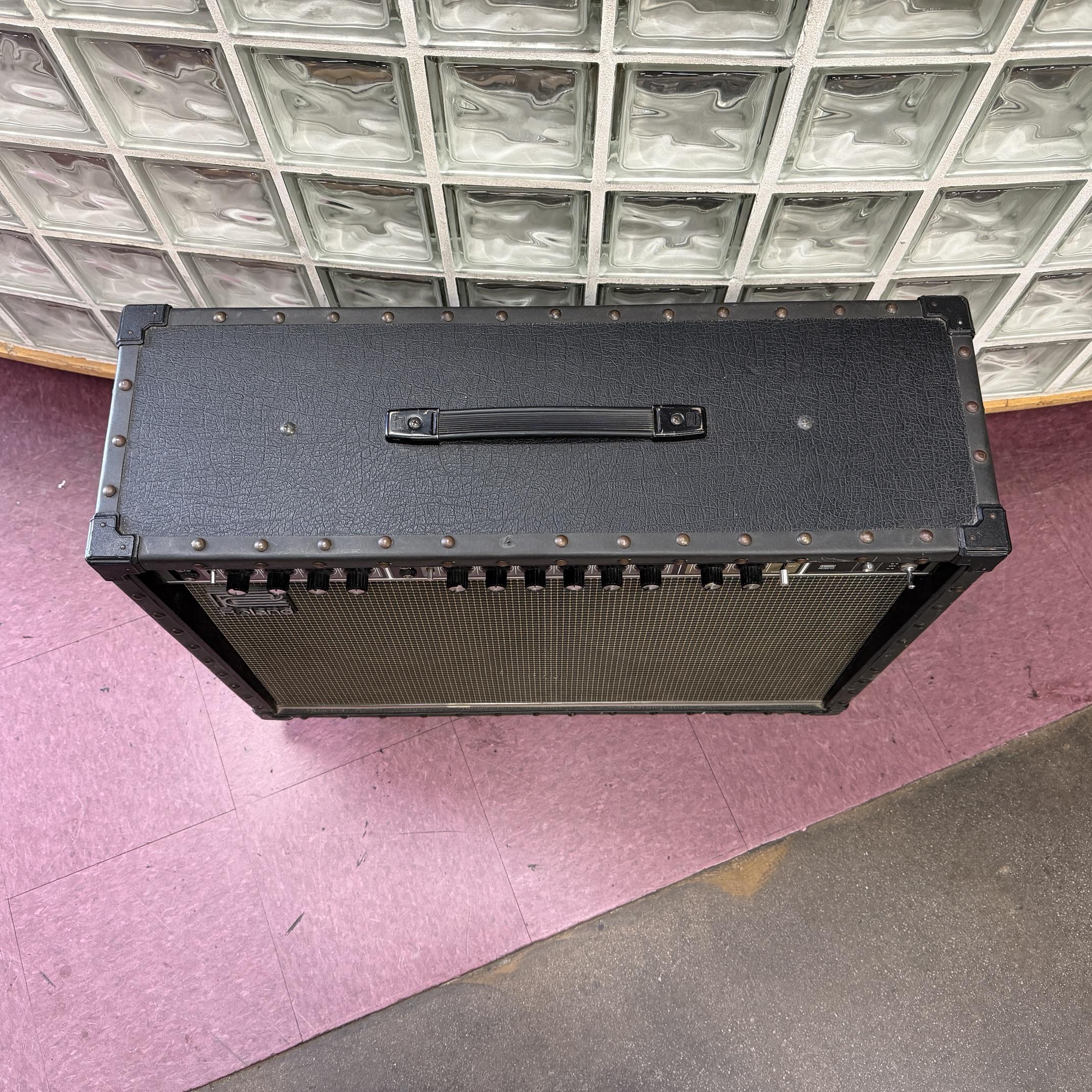 Vintage Roland JC-120 Jazz Chorus Solid State Guitar Amp Amplifier 2x12 1980's Made in the USA - Image 2