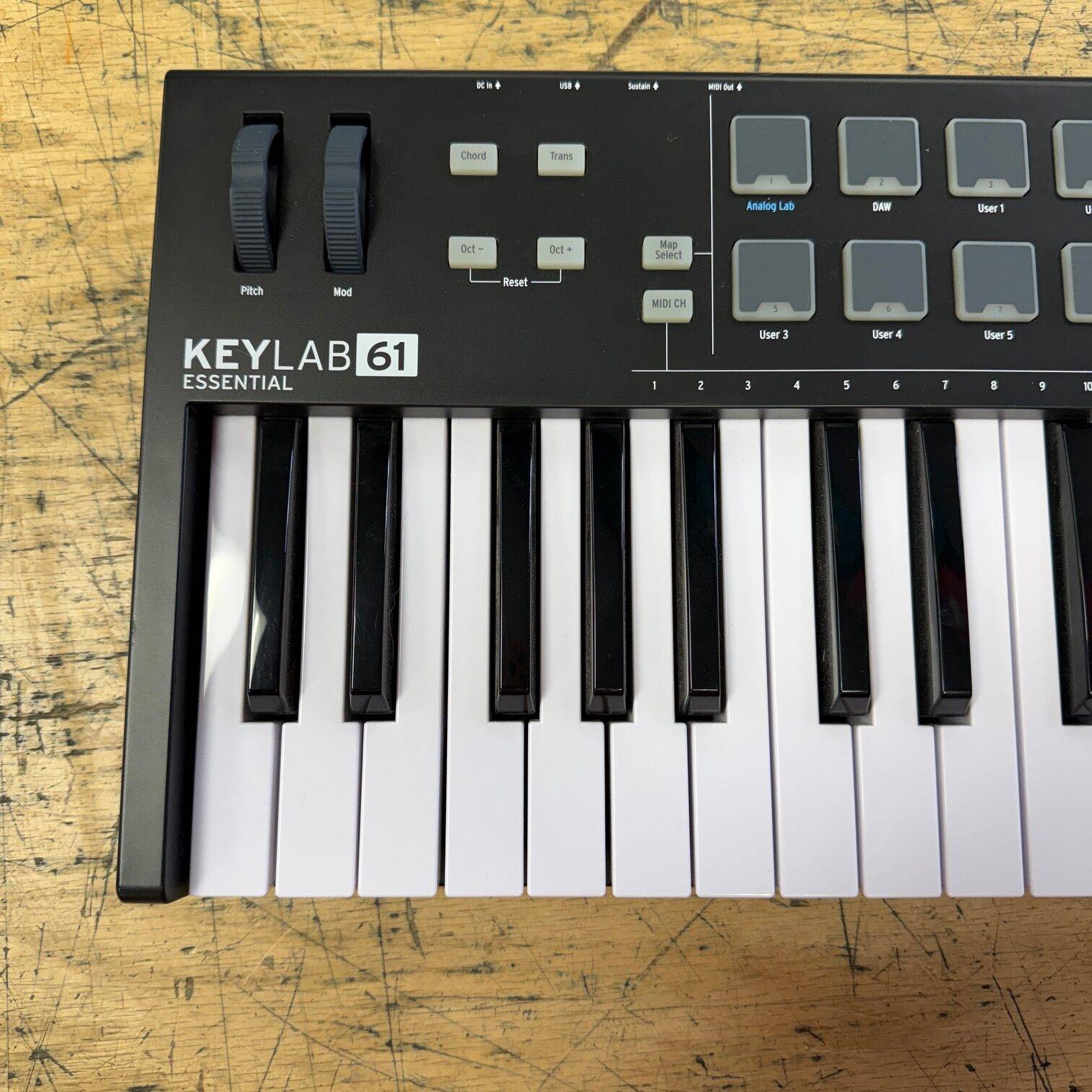 Used Arturia Keylab Essential 61 MKII Keyboard MIDI USB Controller - Image 2