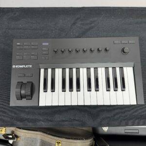 Used Native Instruments Komplete Kontrol A25 MIDI Keyboard Controller