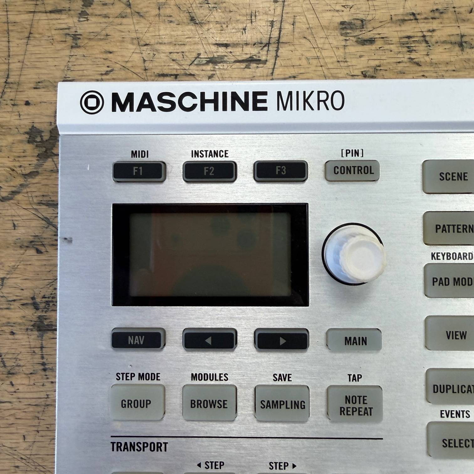 Used Native Instruments Maschine Mikro MKII White MIDI Controller - Image 2