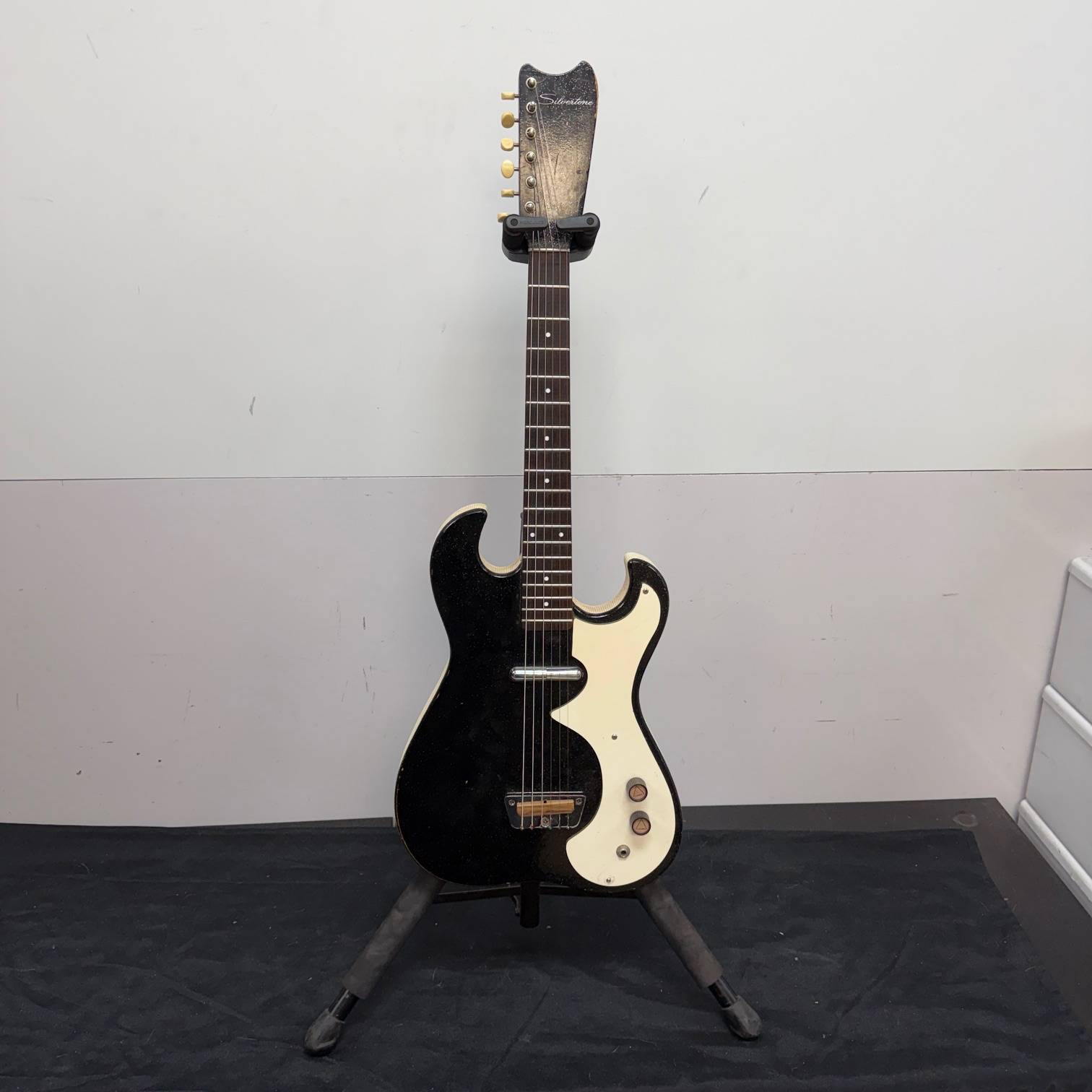 Vintage Silvertone Model 1448 Electric Guitar and Tube Amp Amplifier Case 1960's