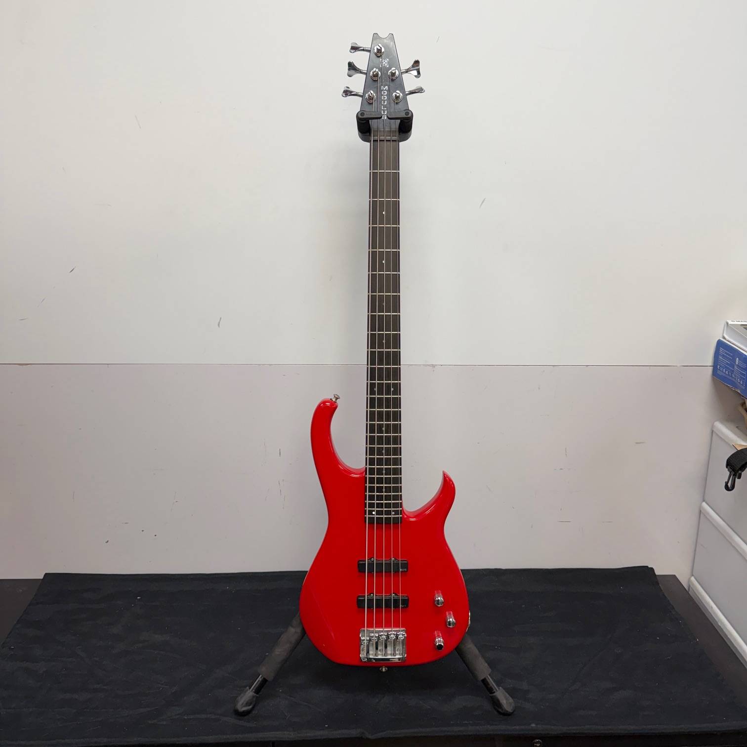 Vintage Modulus Quantum V 5-String Active Electric Bass Guitar Carbon Fiber Neck with Original Case 1989 - Image 2