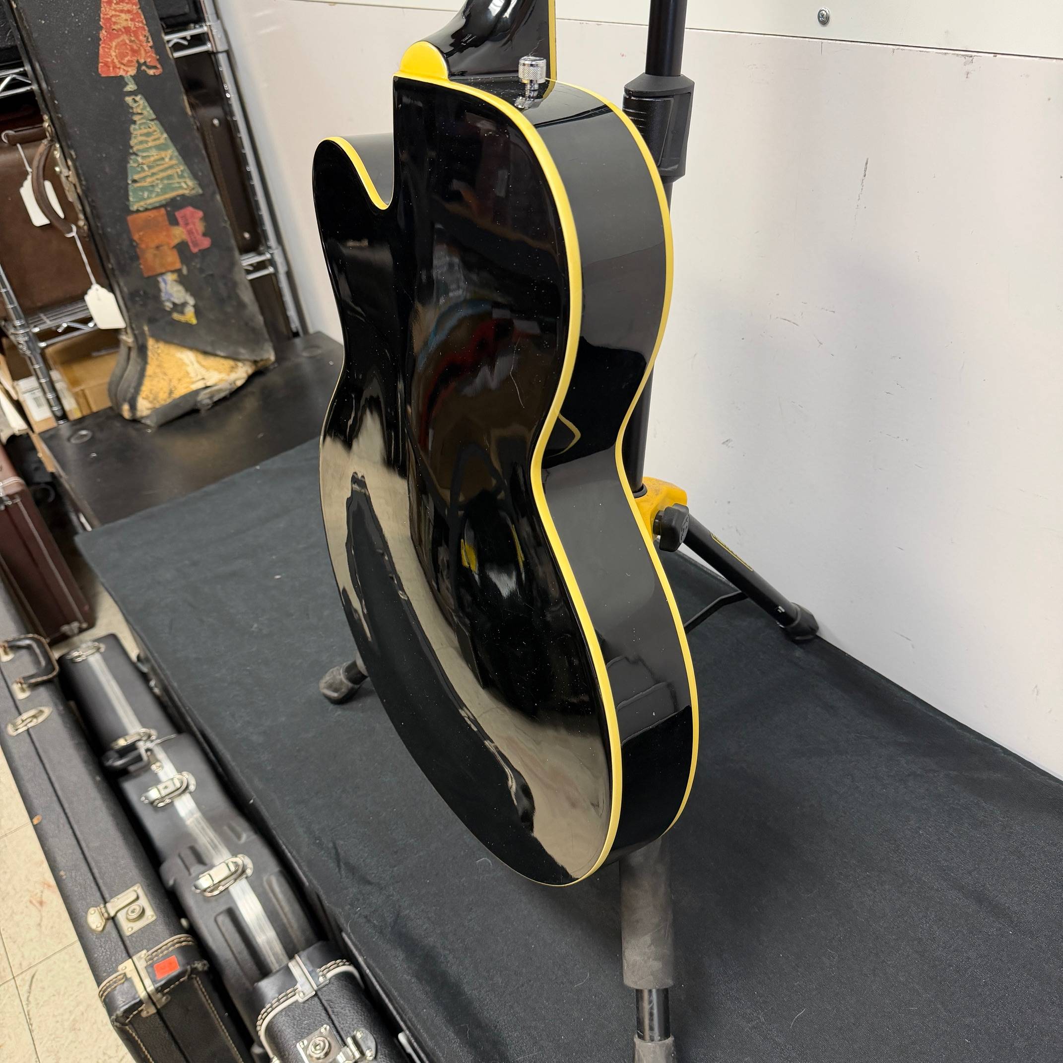 Used Gretsch Guitars G5125 Electromatic Hollowbody With Bigsby Tailpiece Electric Guitar Made in Korea with Case 2005 Firebird Red (Copy) - Image 22