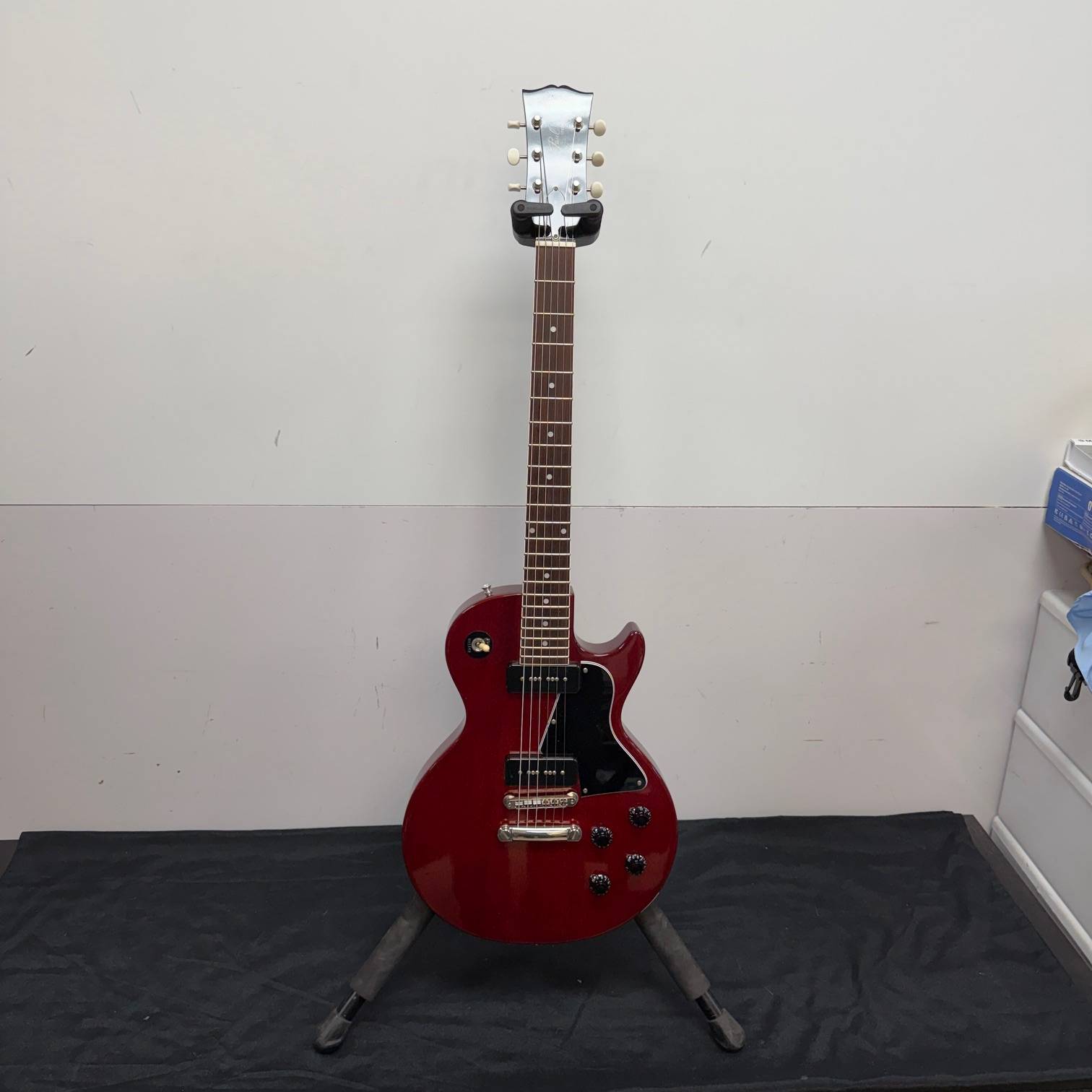 Used Epiphone Les Paul Special LQ Series Electric Guitar Cherry Red Made in Japan with Hard Case 2006 - Image 2
