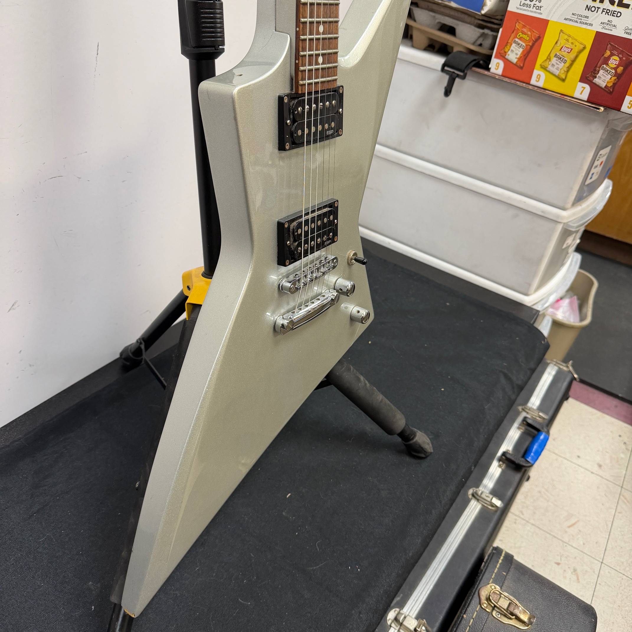 Used ESP LTD EX-50 Electric Guitar - Image 10