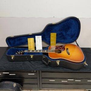 Used Gibson Hummingbird Acoustic Guitar with Gibson Case 2006