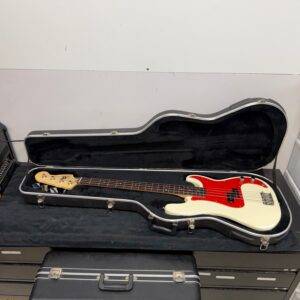 Used Fender Standard Precision Bass with Rosewood Fretboard 2003 Arctic White with Fender Contoured Case