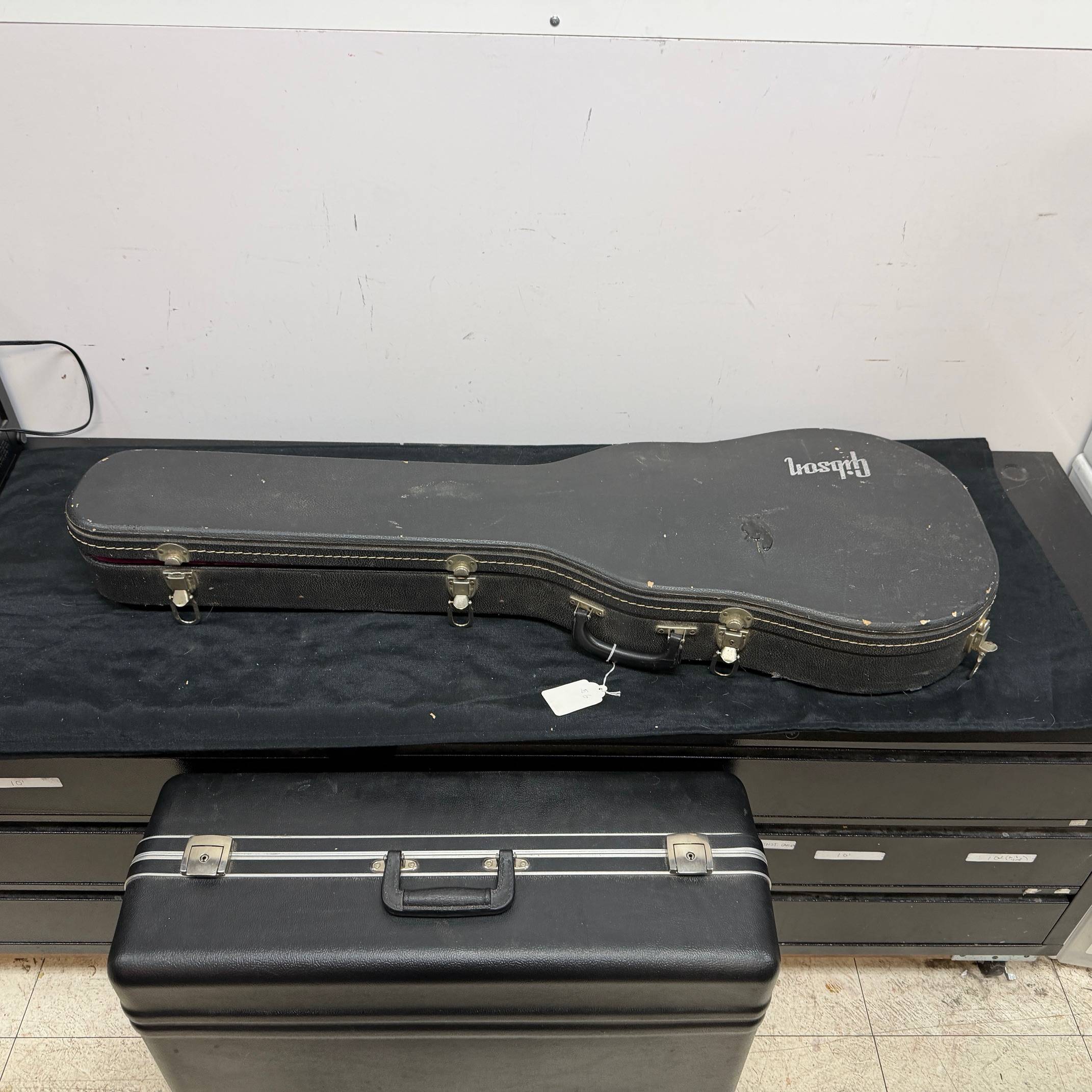 Vintage Gibson S-1 Electric Guitar with Gibson Hard Case 1970's Sunburst - Image 29